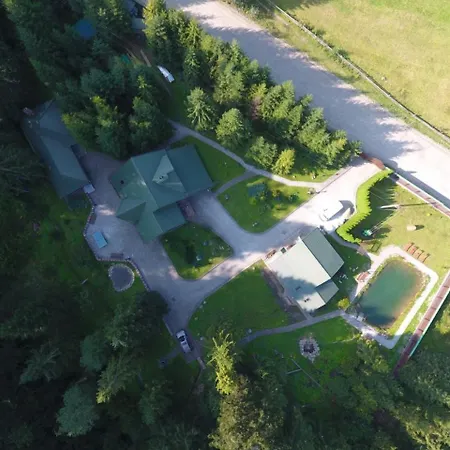 лісовий маєток 斯拉夫西克